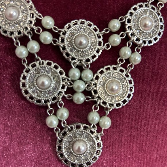 Medallion Silver & Pearl Statement Necklace - Picture 4 of 9